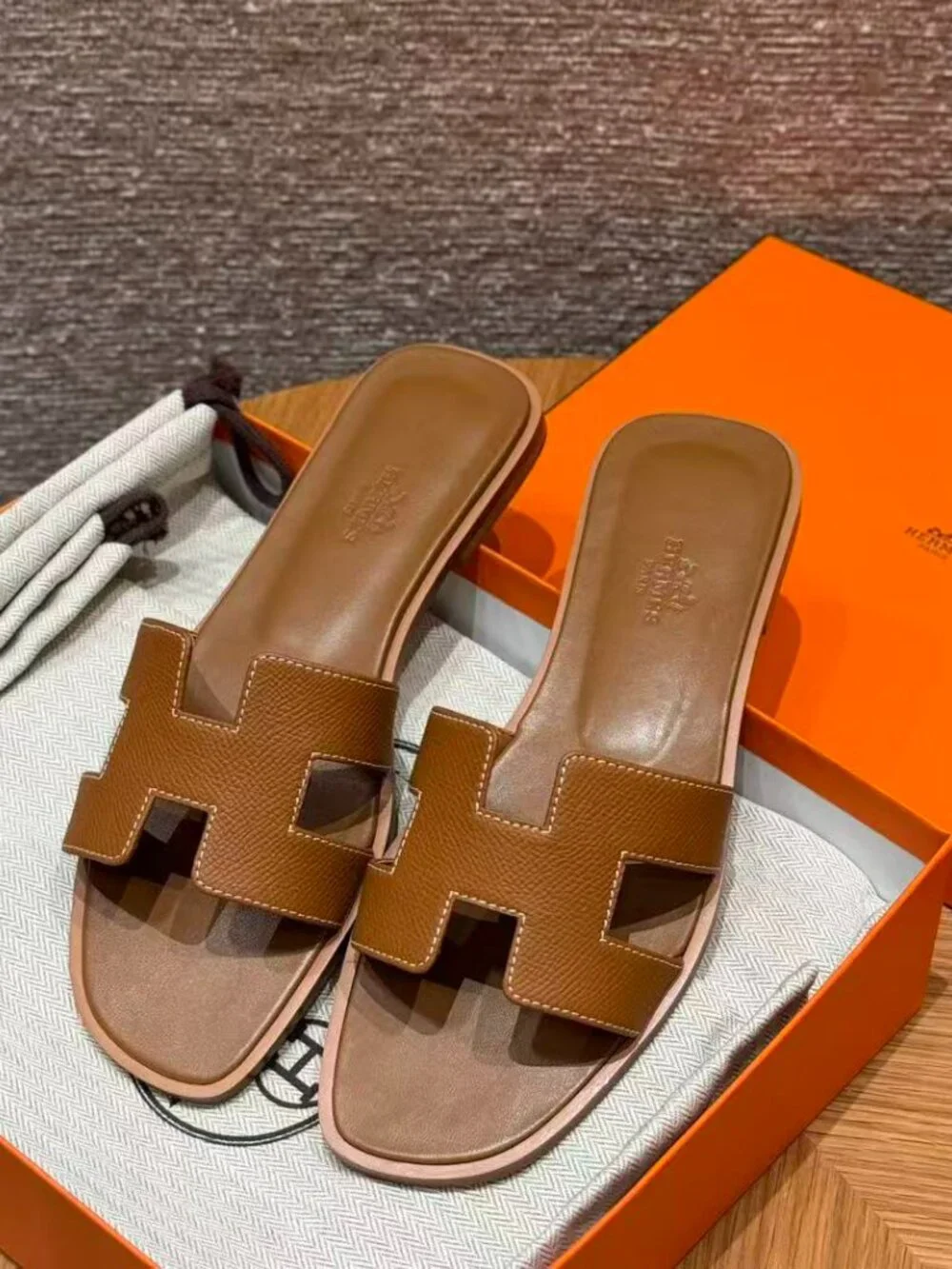 Hermes Iconic Oran Brown Slide Sandals